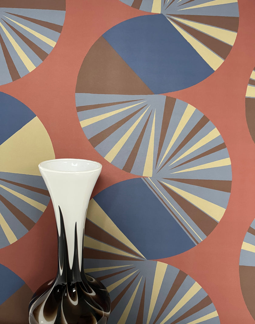 Slinky Wallpaper
