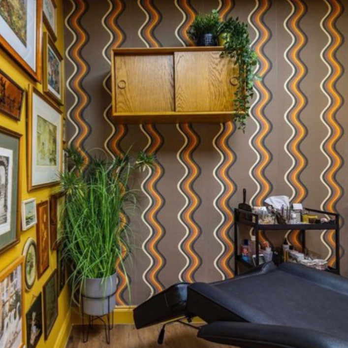 Broad Curvy Retro Stripe wallpaper - Coffee