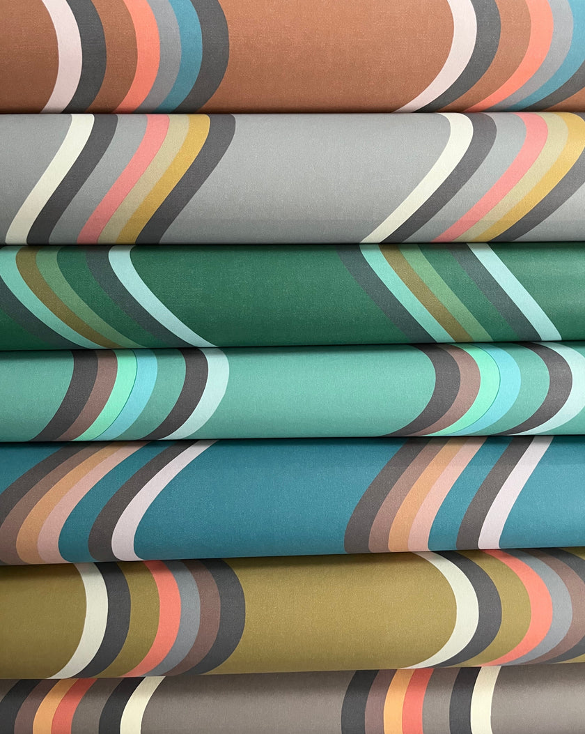 Broad Curvy Retro Stripe Wallpaper