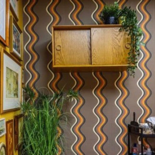Broad Curvy Retro Stripe Wallpaper