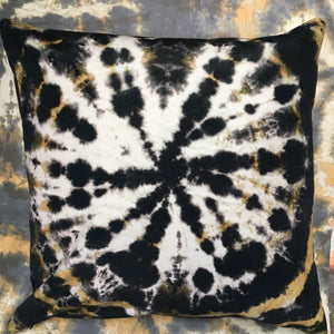 Tie dye Circle  Velvet Cushion - Black