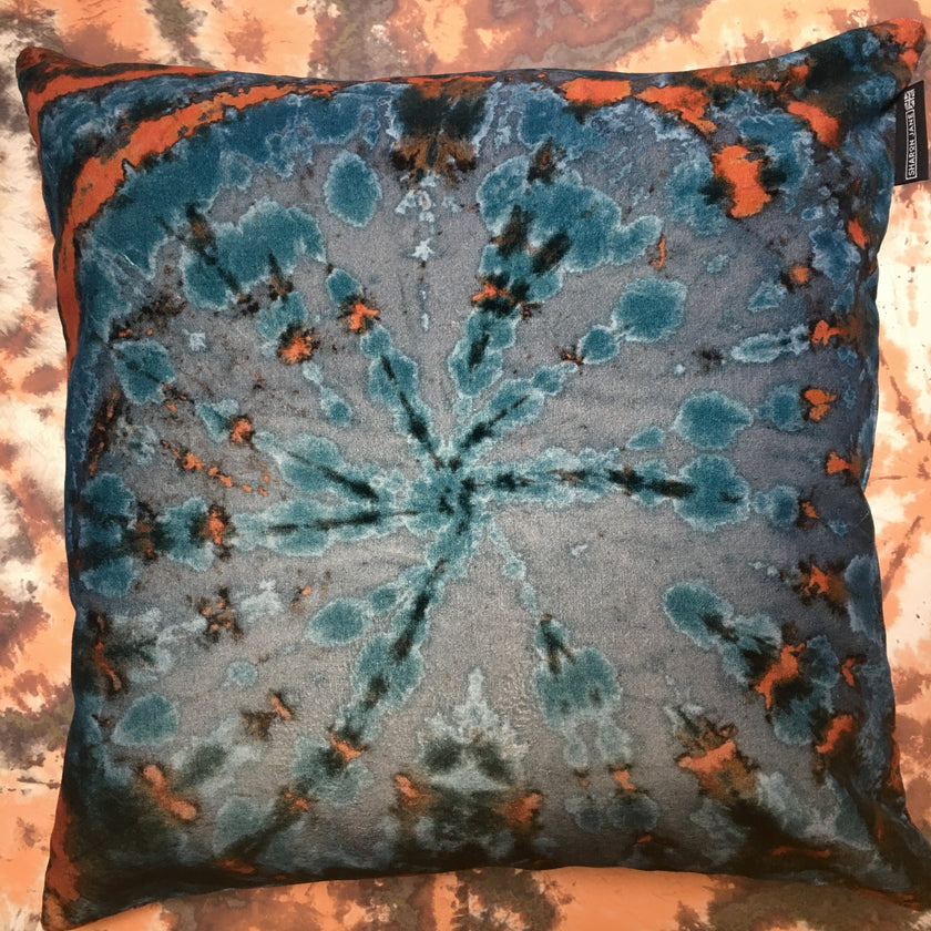 Tie dye Circle  Velvet Cushion - Teal