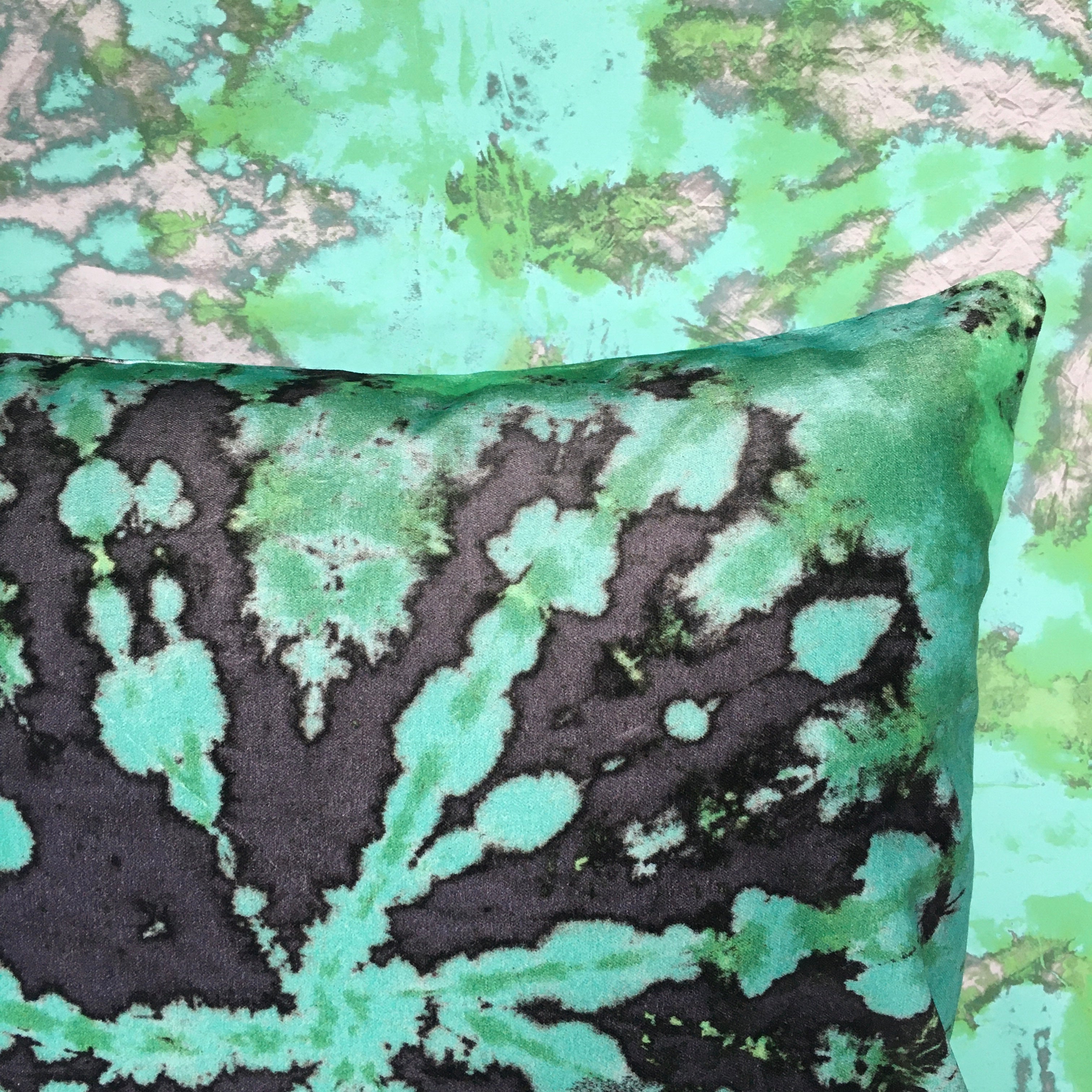 Tie dye Circle  Velvet Cushion - Jade