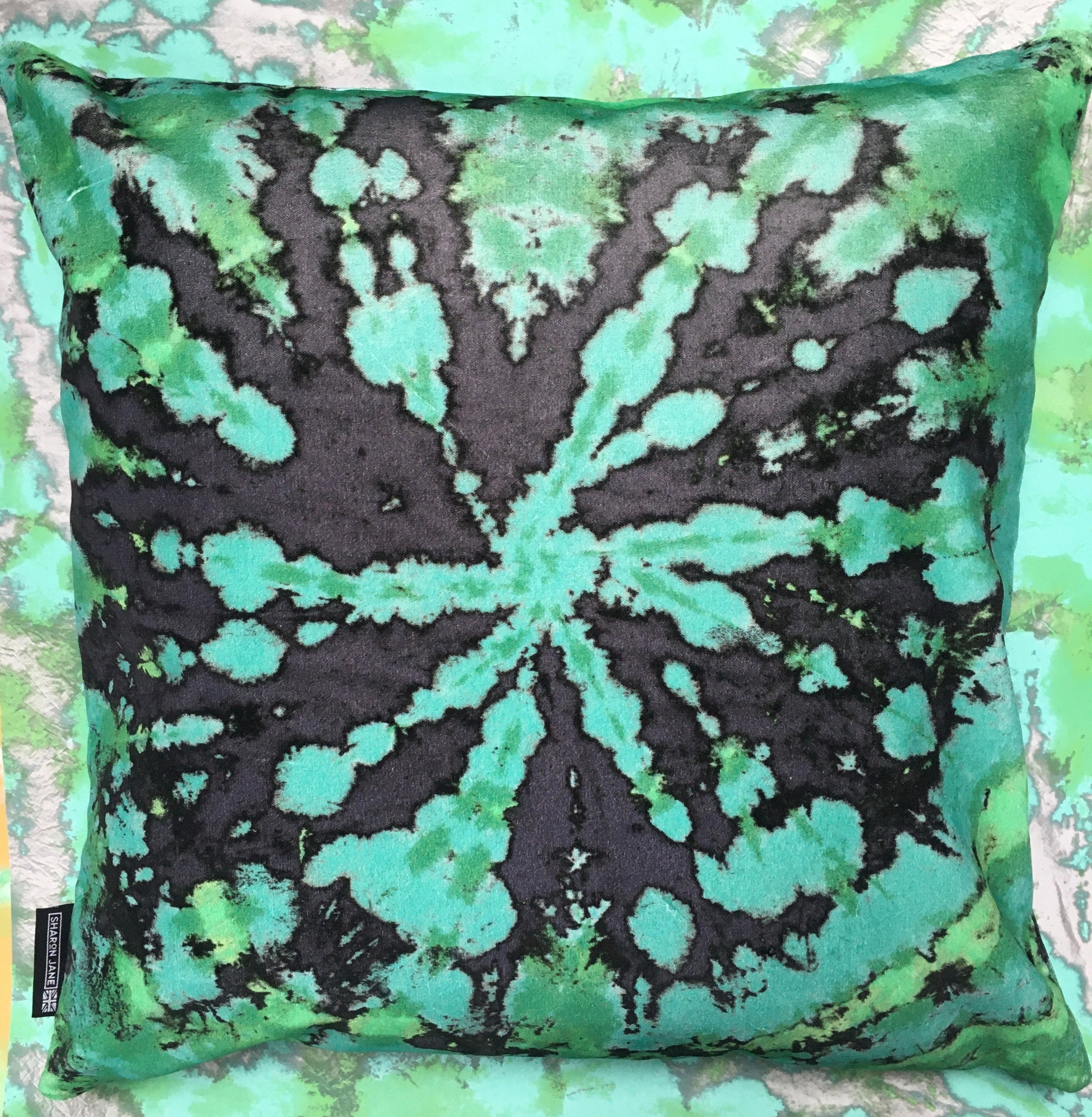 Tie dye Circle  Velvet Cushion - Jade