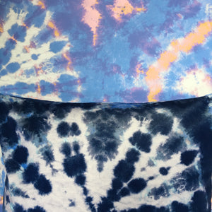 Tie dye Circle  Velvet Cushion - Indigo